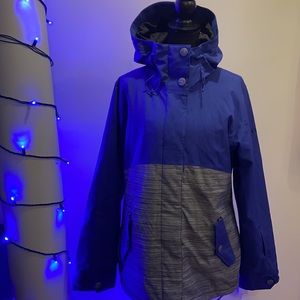 NEW ROXY 10K REGULAR FIT SKI SNOWBOARD JACKET🐼